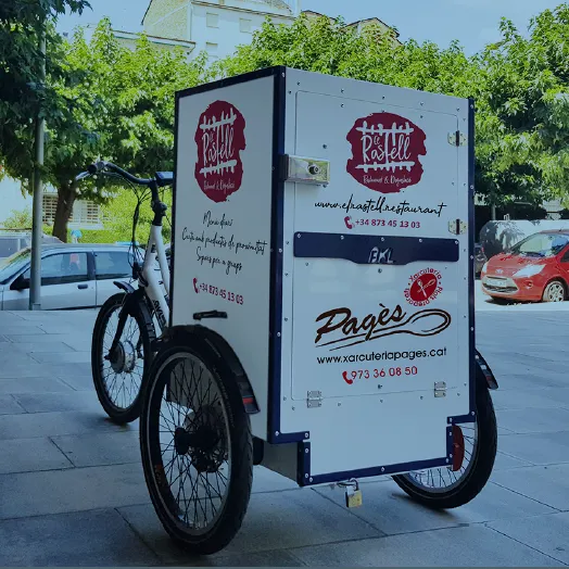 Un emprenedor de la Seu engega un projecte de transport d'aliments amb bicicleta elèctrica