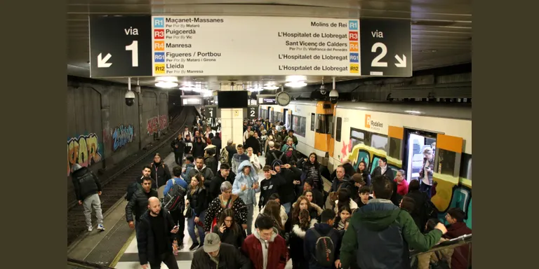 Usuaris de Rodalies, sobre la vaga de Renfe i Adif: "El servei és tan pèssim que si anés bé la notaríem"
