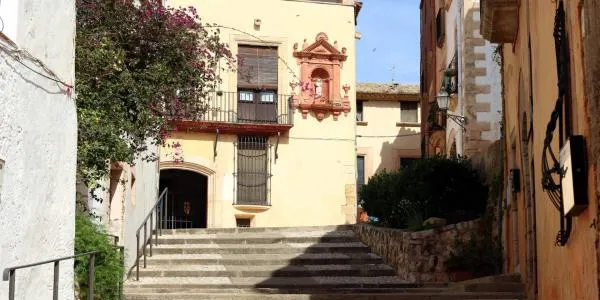 Tornen les visites guiades a la Vila Closa i la teatralització de la vida de Martí Franquès