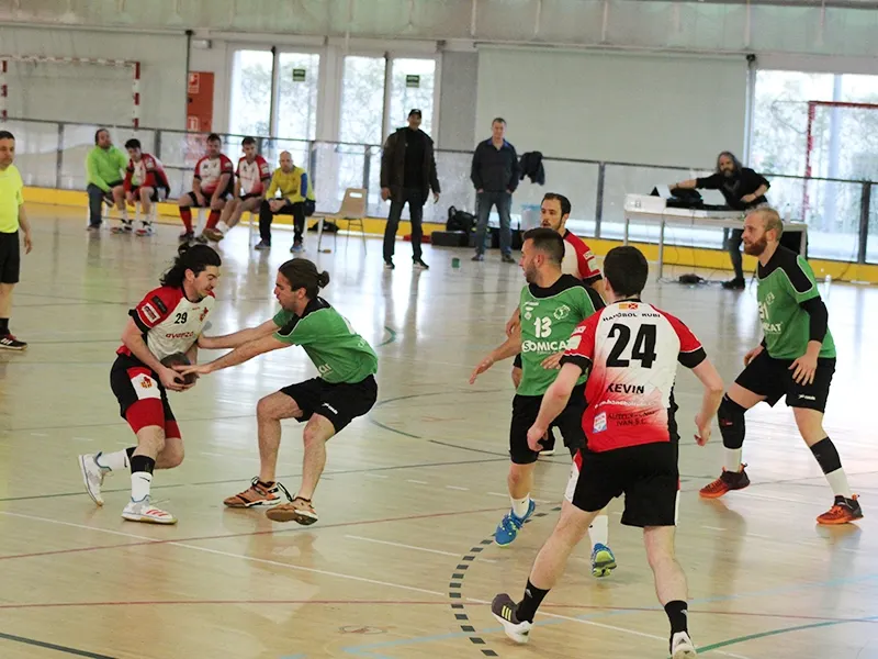 L'Handbol Rubí va lluitar de valent contra el Cornellà