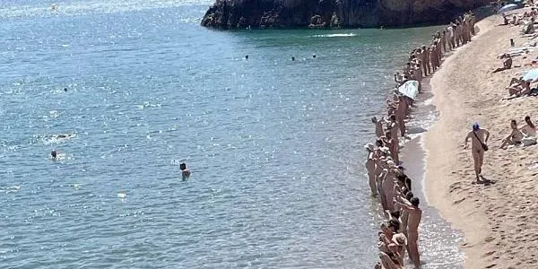 La platja Waikiki se suma al Tercer Rècord Nudista de Catalunya aquest diumenge