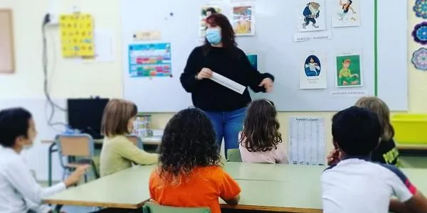 Educació assegura que està fent un esforç molt gran per cobrir les baixes als centres escolars