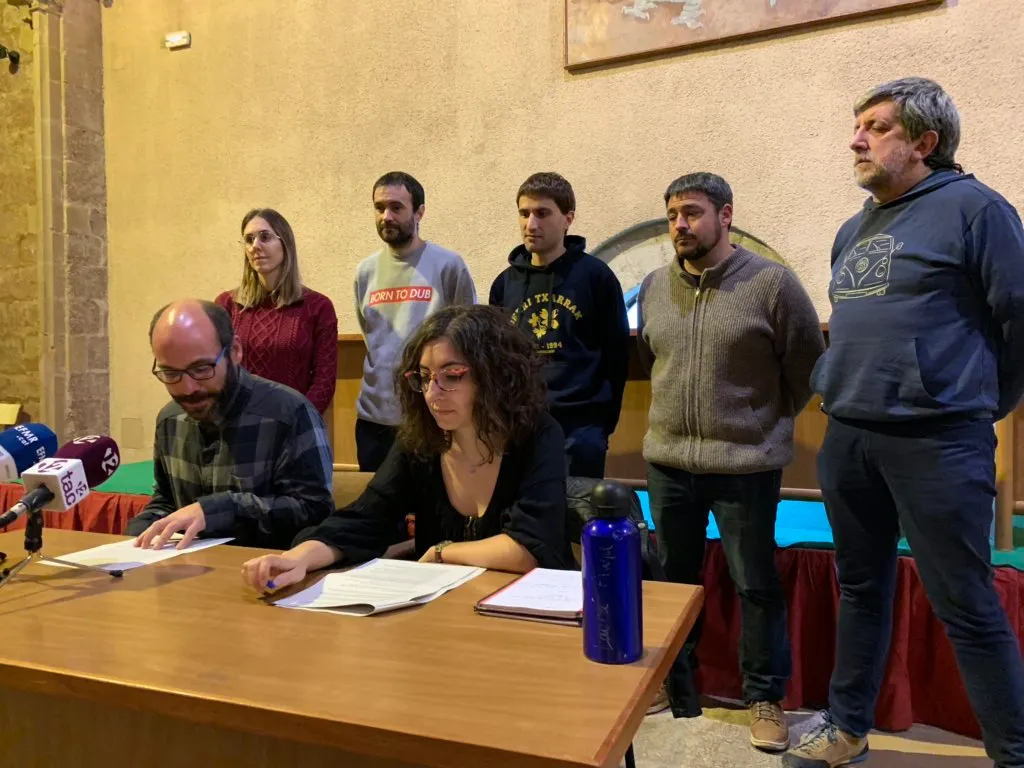 Cristina V. i Joan L. veuran gratis "Shaking Shakespeare" al 'notRubí'