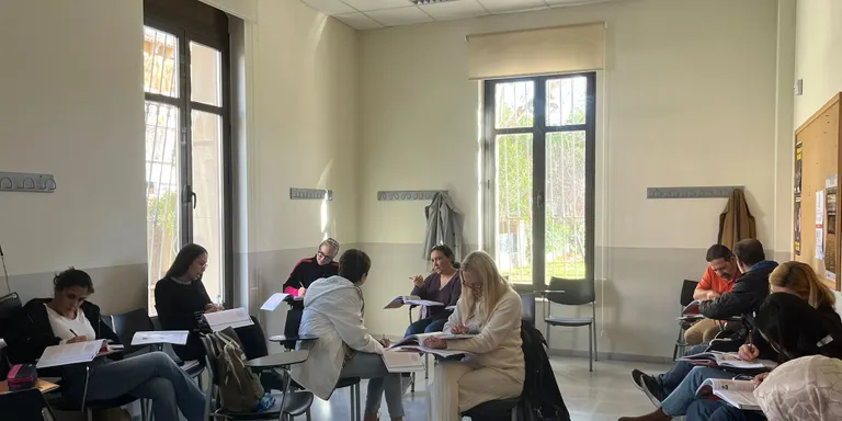 Comencen els cursos de català per a persones aturades a Cambrils