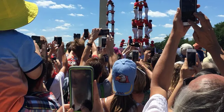 Les colles castelleres vallenques s’acomiaden de Washington deixant el llistó ben alt