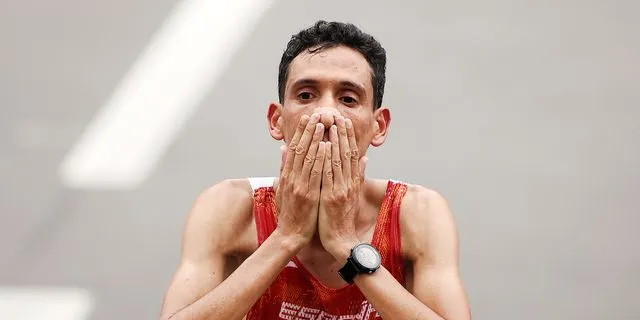 Lamdassen frega la primera medalla espanyola en una marató però acaba cinquè