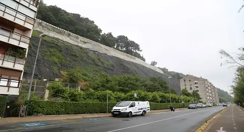 Diputación Foral, Gobierno Vasco y Ayuntamiento de Hondarribia culminan los trabajos de estabilización del acantilado de Iterlimen