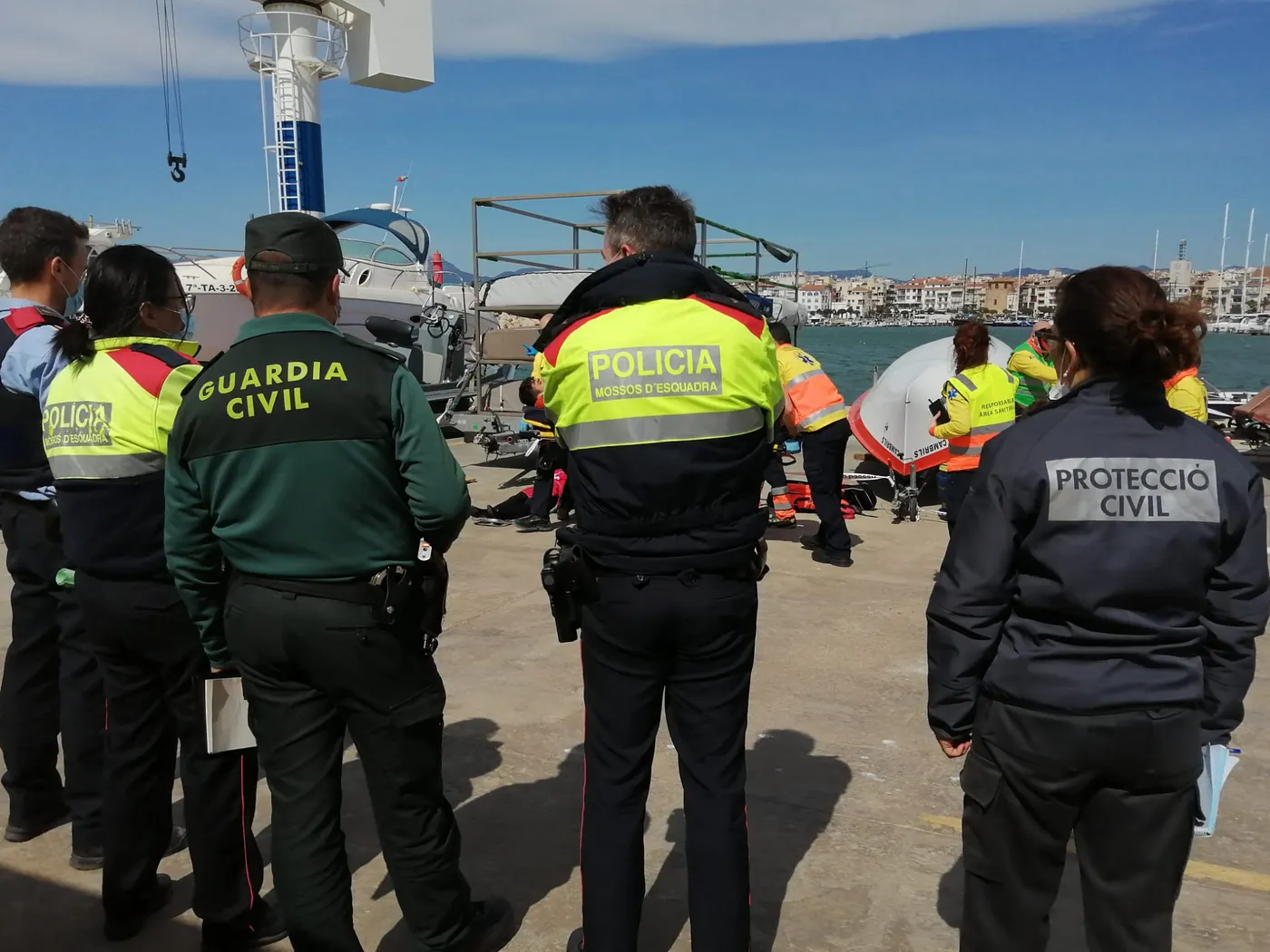 Capitania Marítima i la Generalitat fan un simulacre de rescat d’un catamarà incendiat a Cambrils