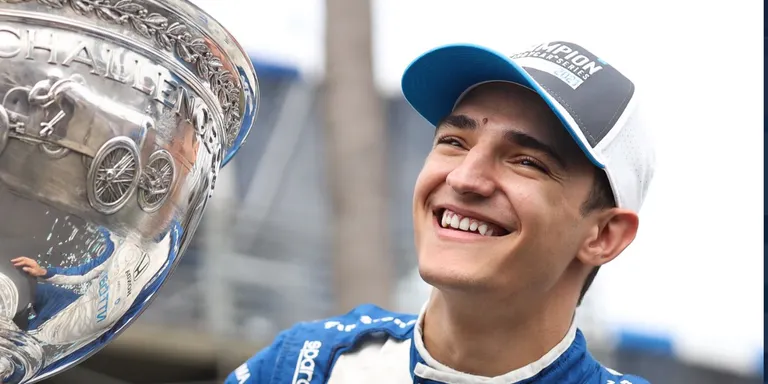 Àlex Palou fa història proclamant-se campió de l’IndyCar