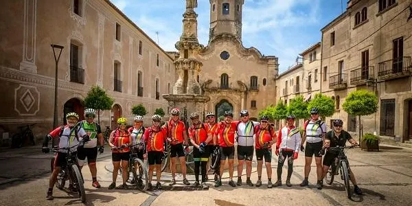 Una vintena de ciclistes de la Penya Ciclista Altafulla completen la baixada del riu Gaià