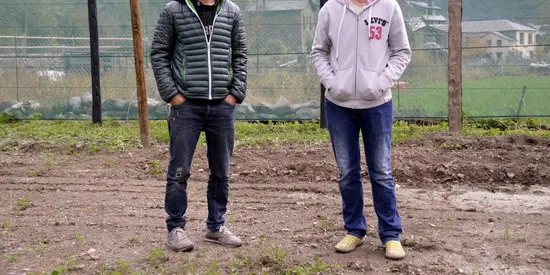 Dos joves emprenedors projecten a Rialp una granja de cargols