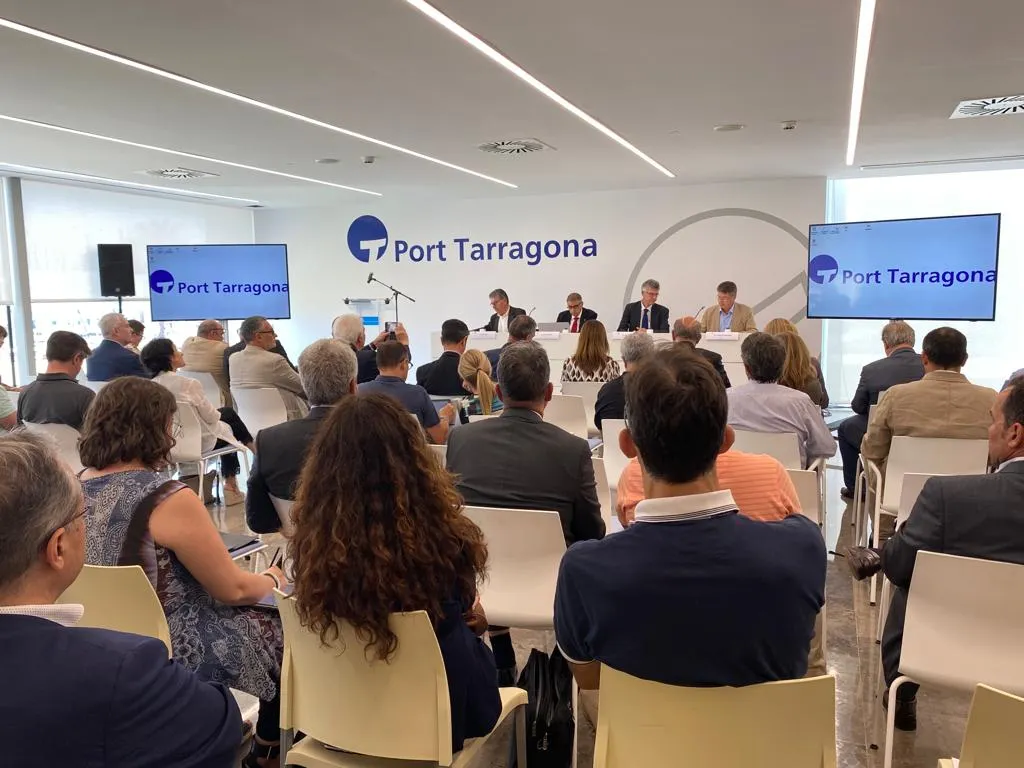 Experts en transició energètica alerten del retard en la implantació de les renovables a Catalunya