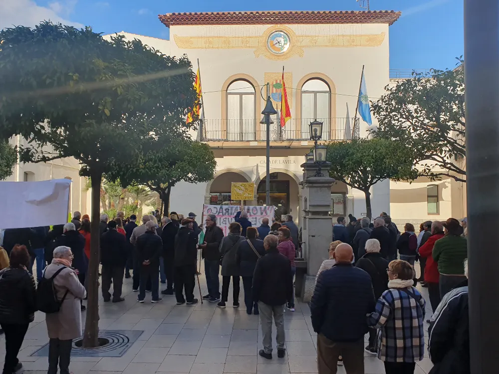 L'Estel Groc demana "recórrer els rebuts de l'IBI", i 'Vecinos en Lucha' es desvinculen d'aquest grup