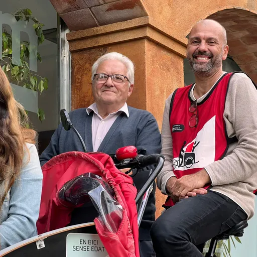 Entrevistes de la Justa del 17/10/2022 — Passejades d’En Bici Sense Edat a Sant Just: coordinació amb la residència Ntra. Sra. de Lourdes, impacte, fotos i anècdotes