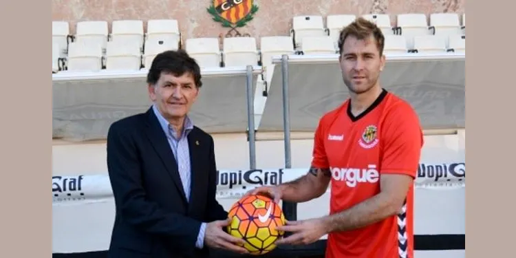 Presentat oficialment el davanter grana Aníbal Zurdo