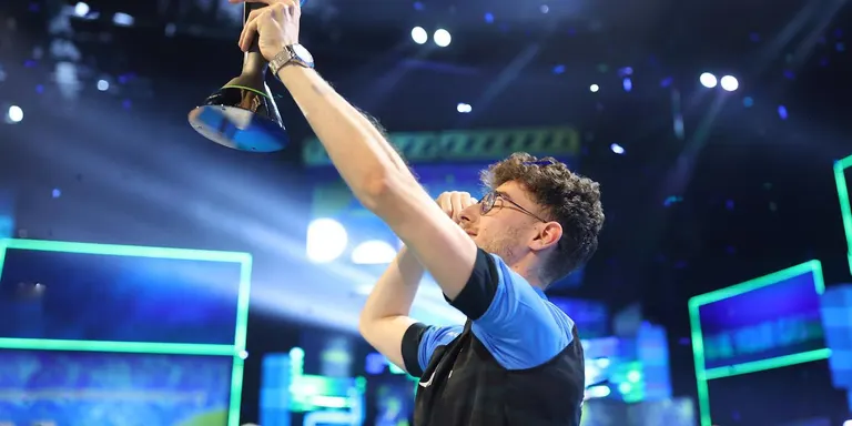 El cambrilenc Andoni Payo es proclama campió del món de FIFA amb Movistar Riders