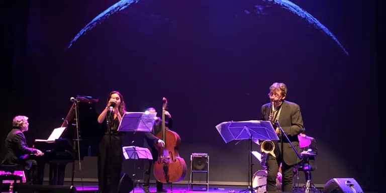 La suite 'Gemini XI' posa música de jazz a l'obra de Joan Josep Tharrats