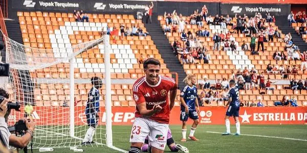 L'encert de Baselga aplana el camí d'un Nàstic en reconstrucció (1-0)