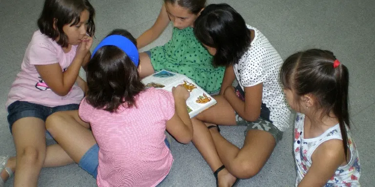 L'Escola Pau Claris inicia activitats extraescolars gratuïtes en anglès i portuguès