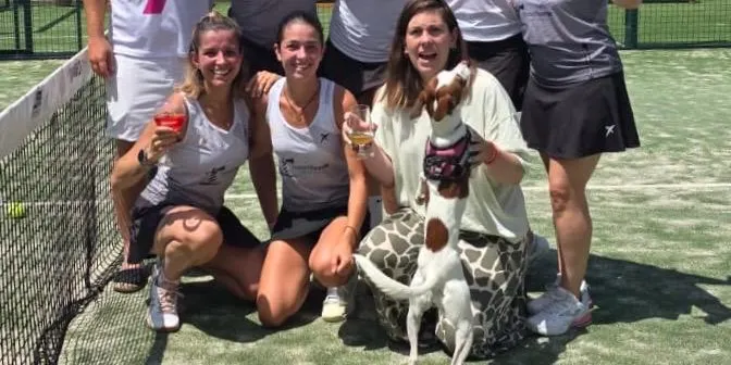 Els equips femení i masculí del Pàdel Indians de Begur tanquen una temporada marcada per l'ascens de categoria