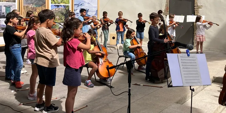 Èxit de la mostra 'Som Orquestra, Som Banda', amb un centenar d'escolars de la Seu i Castellciutat