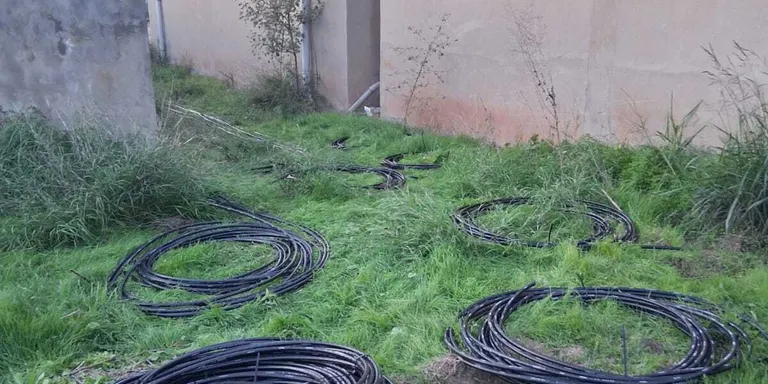 Els Mossos detenen dos homes per intentar sostreure 600 metres de cable ferroviari a Montblanc
