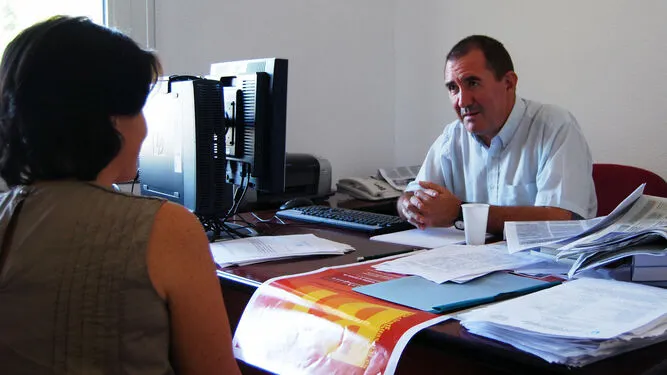 Manuel Peñalver, profesor del IES Ruiz Gijón durante una década, en COPE Utrera