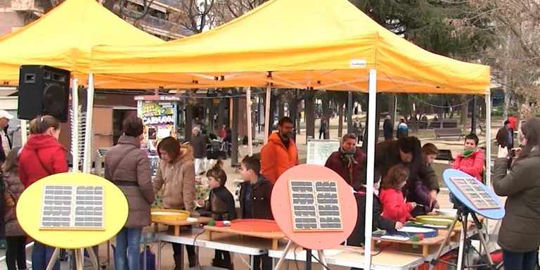 La commemoració del dia de l'energia surt al carrer