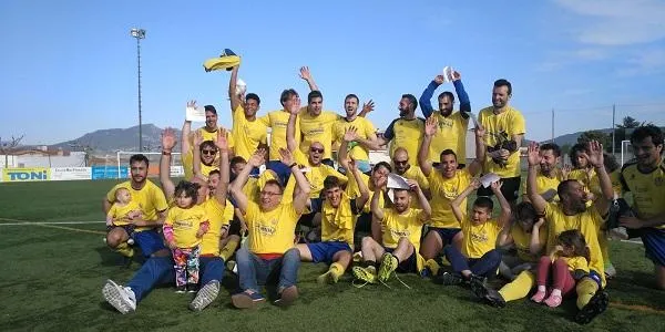 El CE El Catllar es proclama campió de lliga i torna a Segona Catalana per la porta gran