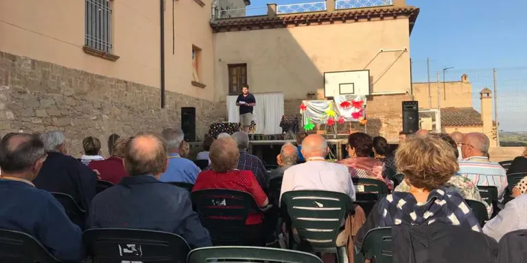 Un centenar de persones, a la primera trobada de Montclarins
