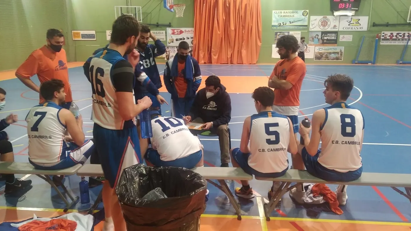 El CB Cambrils aconsegueix un triomf contundent davant el Reus Deportiu B