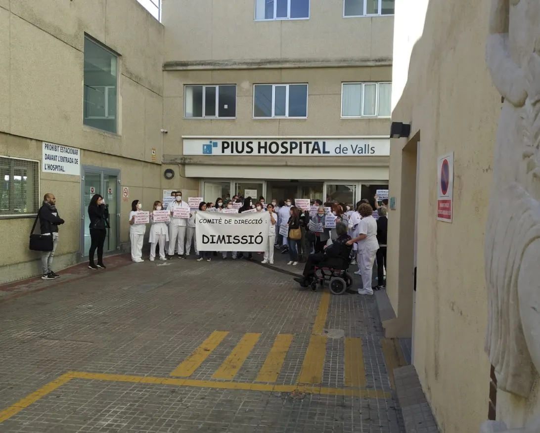 El Pius Hospital es manifesta en contra de l’acomiadament d’una companya