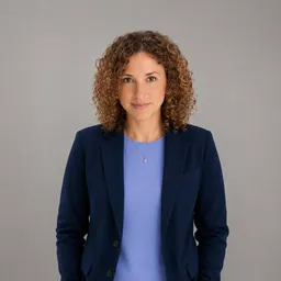 Alejandra Llambés, Racó de la història