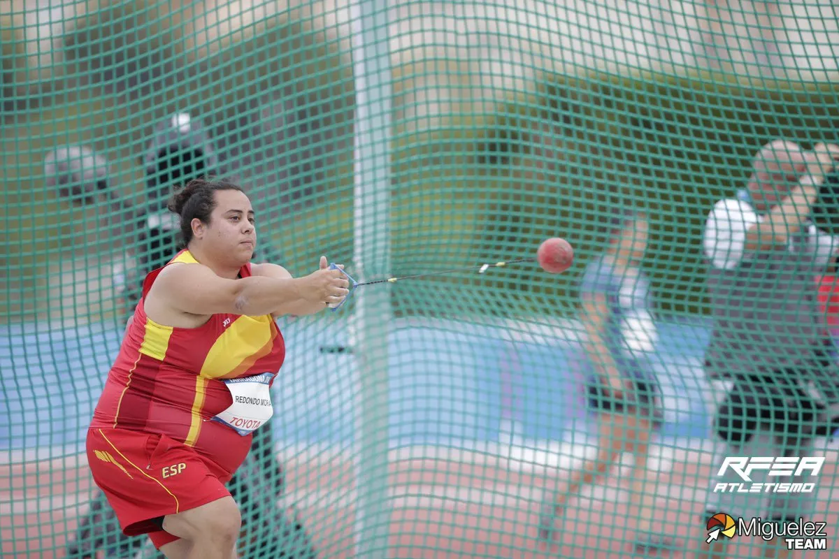 Debut i comiat de Laura Redondo al llançament de martell
