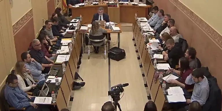 VIDEO: El ple aprova realitzar una auditoria externa a les concessions de FCC