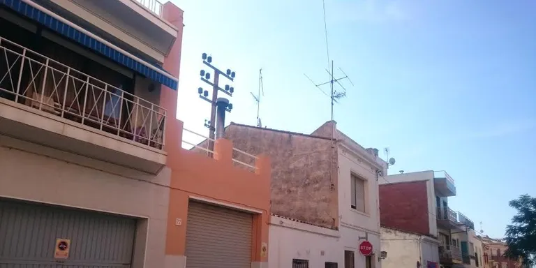 El ple aprova l'expropiació d'acord amb la propietat de dues finques al Carrer Ponent