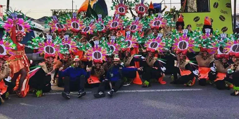La comparsa de La Tribala busca gent amb ganes de participar de la seva colla i participar als carnavals