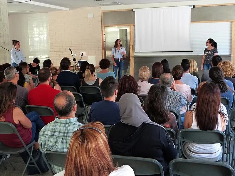 Alumnes del Torrent dels Alous col·laboren amb la UAB en l'estudi d'antibiòtics naturals
