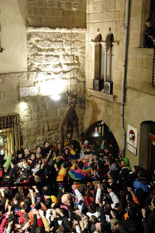 Canvis destacats en els actes centrals del Carnaval: la penjada del ruc, els ballets i la proclamació del Matarruc d'honor, després de sopar