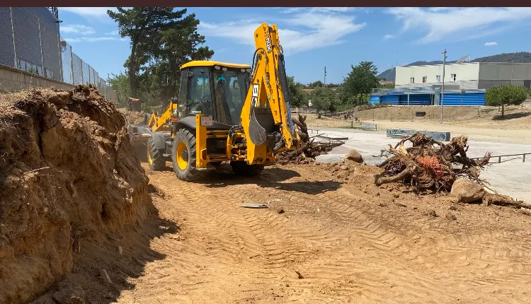 Comença la construcció de la caldera de biomassa per proveïr d’aigua calenta i calefacció als centres educatius de la zona