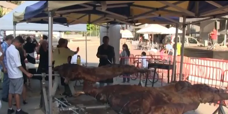 VÍDEO: El Mercat ofereix "la seva vedella" per Festa Major