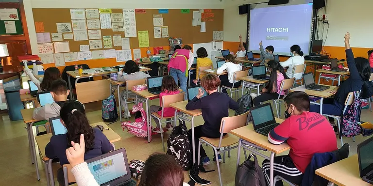 Retorn a les aules amb força normalitat a Pineda, però amb baixes de professorat i alumnes