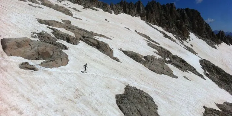 Arnau Julià afronta el repte de pujar a peu en 24 hores tots els pics de 3.000 metres de Catalunya