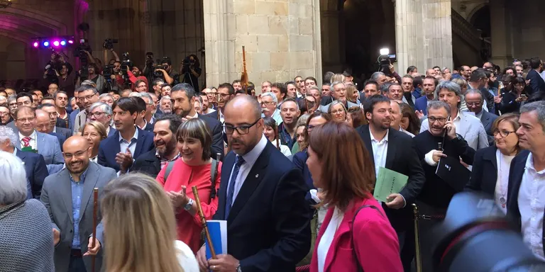 Concentració de suport als alcaldes citats a declarar pel referèndum de l'1-O