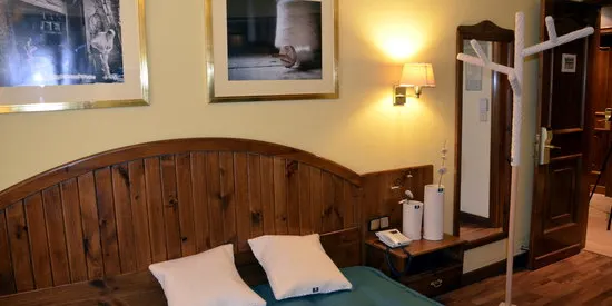 Cinc establiments turístics del Pirineu promocionen la llana d'ovella xisqueta