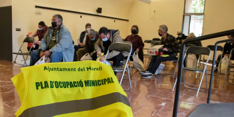 Els primers integrants del pla d'ocupació ja treballen al Morell
