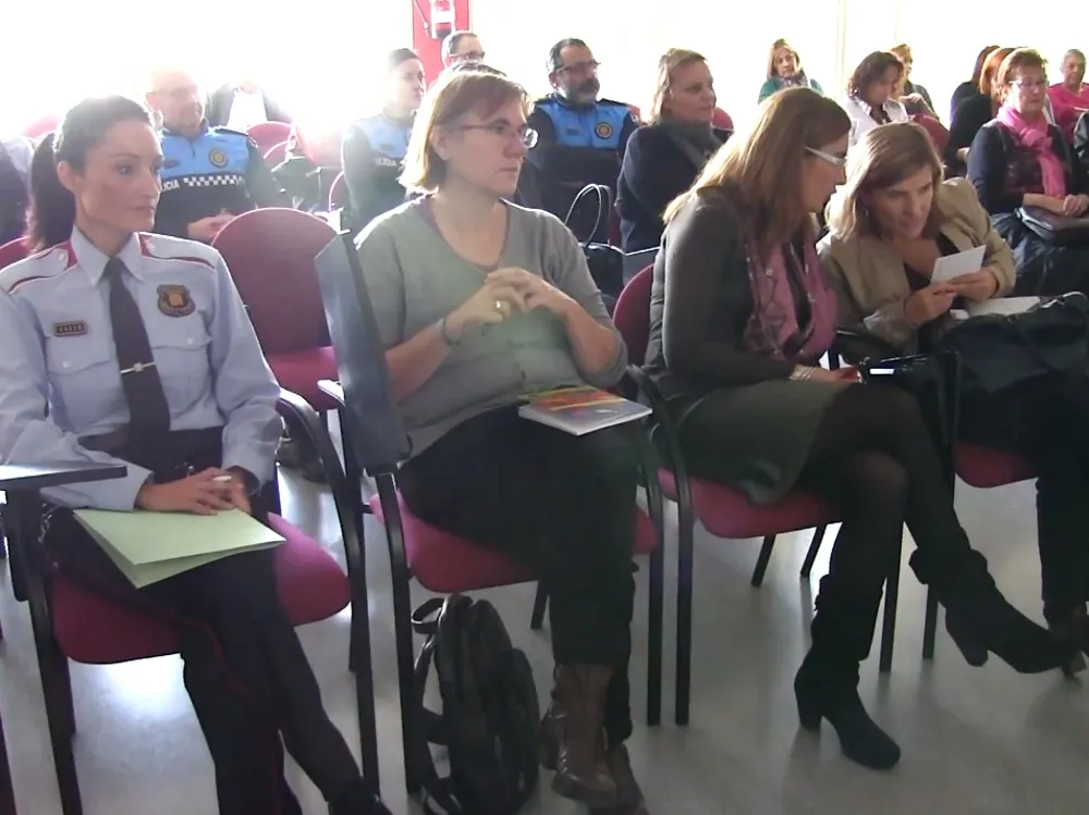 La conferència sobre la violència de gènere s'ha fet al R+D