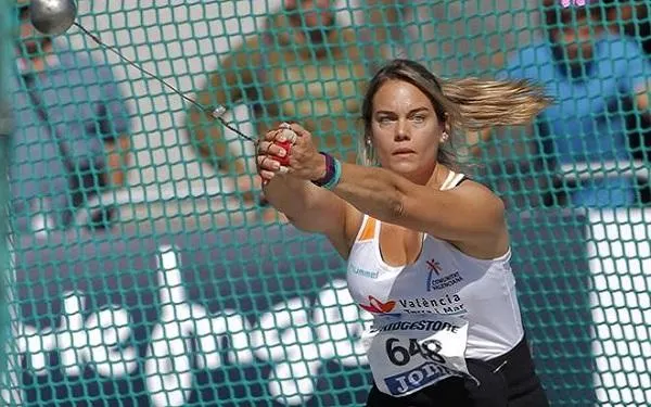 Berta Castells revalida el títol en el Campionat d’Espanya de llançaments llargs