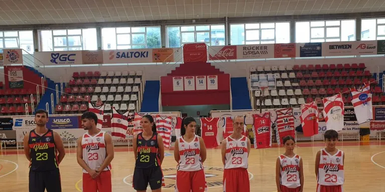 El CB Valls canvia la seva equipació després de 15 anys