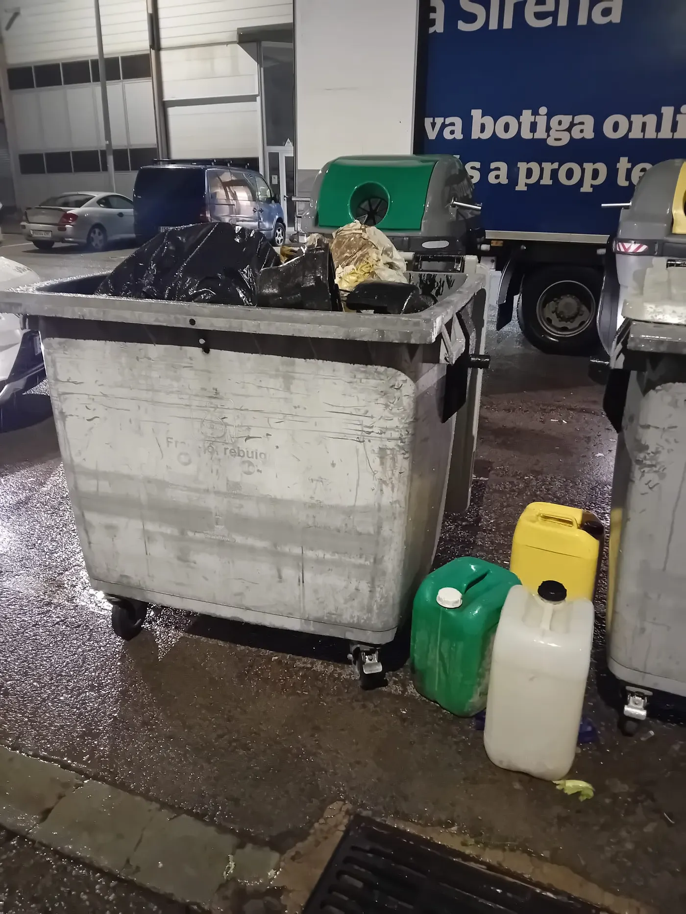 La Policia Local de Caldes posa 5 denúncies per fer un mal ús dels contenidors de la zona del Tint